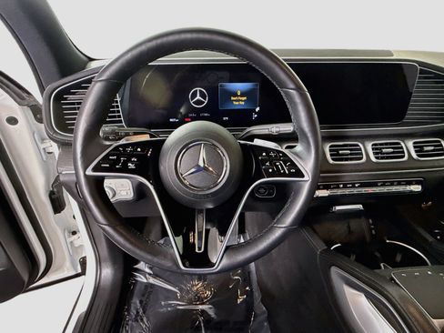 Used 2025 Mercedes-Benz GLS 450 4MATIC image 13