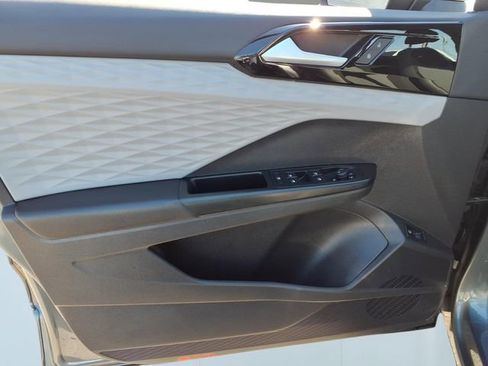 Used 2022 Volkswagen Taos S image 14