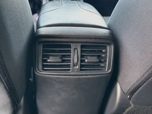 Used 2019 Nissan Rogue SV w/ Premium Package FWD image 19