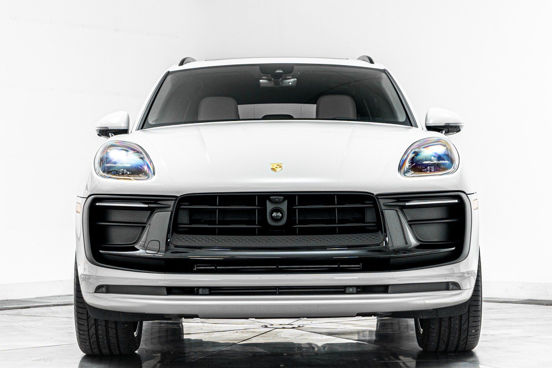 Used 2026 Porsche Macan AWD/4WD image 4
