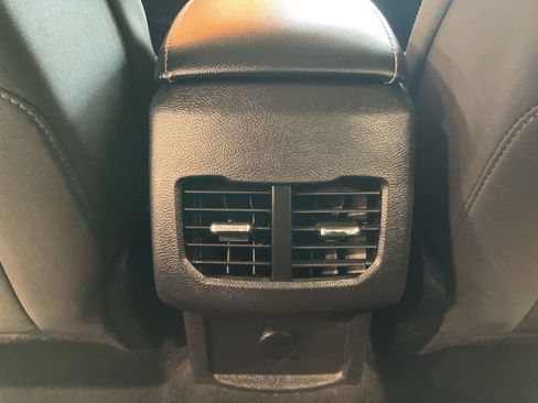 Used 2020 Ford Fusion SE AWD/4WD image 24