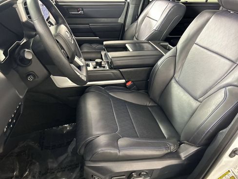 Used 2025 Toyota Sequoia Platinum image 22