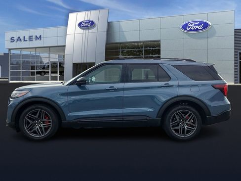 Used 2025 Ford Explorer ST image 6