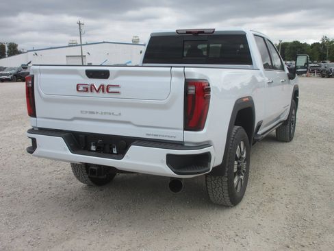 New 2026 GMC Sierra 2500 Denali w/ Denali Reserve Package image 5