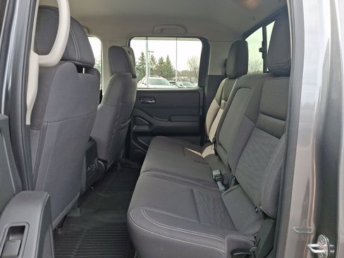 Used 2023 Nissan Frontier SV w/ Technology Package image 10