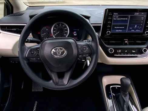 Used 2020 Toyota Corolla LE image 6
