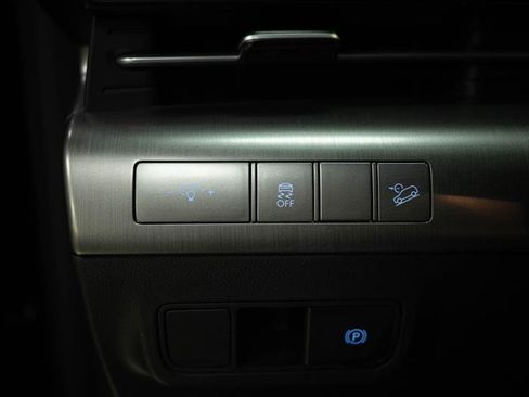 Used 2025 Hyundai Kona SEL FWD image 29