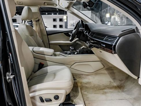 Used 2019 Audi Q7 3.0T Premium Plus w/ Premium Plus Package image 38