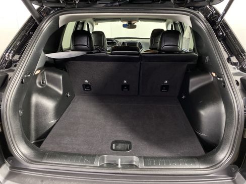 Used 2023 Jeep Cherokee Altitude Lux image 32