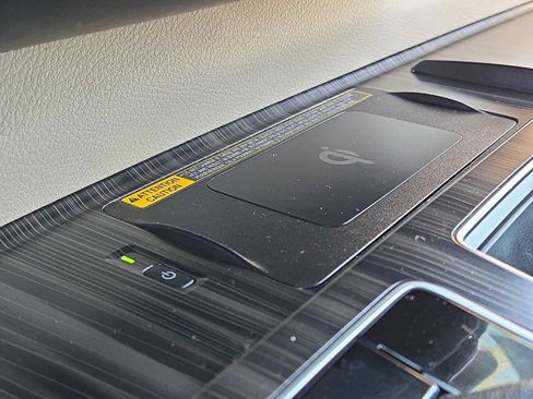 Used 2024 Toyota Sienna Platinum image 31