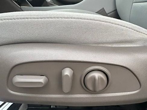 Used 2020 Chevrolet Malibu LS image 30