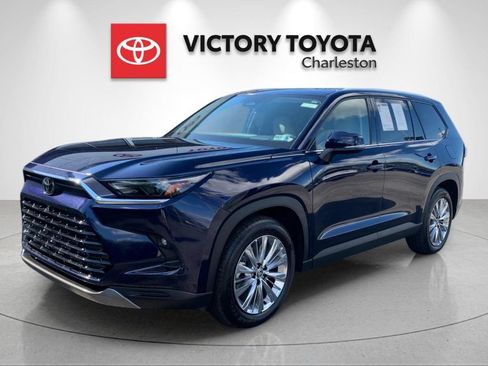 Used 2025 Toyota Grand Highlander AWD image 1