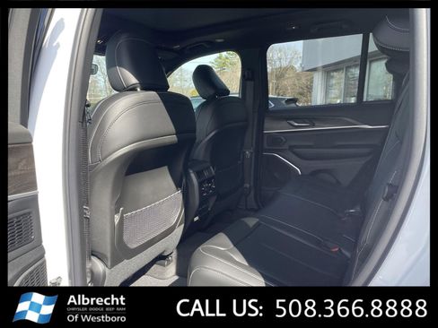 New 2026 Jeep Grand Cherokee Limited image 11