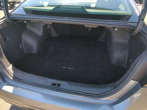 Used 2024 Nissan Altima 2.5 SV FWD image 16