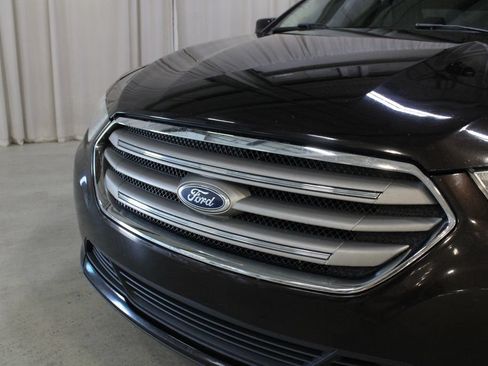 Used 2013 Ford Taurus SEL FWD image 29