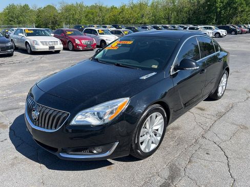 Used 2016 Buick Regal FWD image 2
