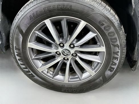 Used 2019 Toyota Highlander XLE w/ Protection Package #3 image 32