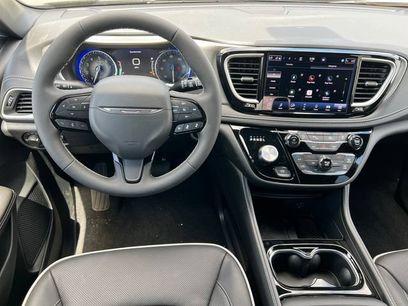 New 2027 Chrysler Pacifica Limited