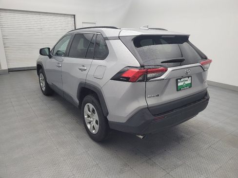 Used 2021 Toyota RAV4 LE FWD image 5