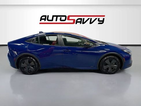 Used 2024 Toyota Prius LE AWD/4WD image 8