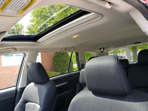 Used 2012 Subaru Outback 2.5i Premium AWD/4WD image 10