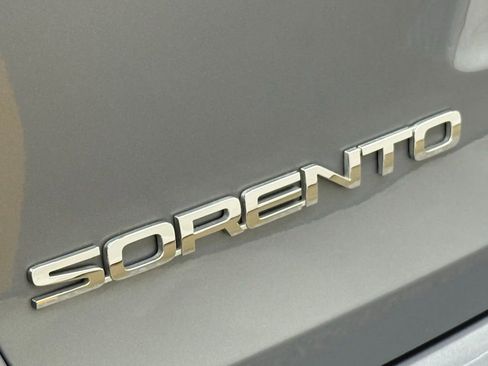 Used 2020 Kia Sorento L image 23