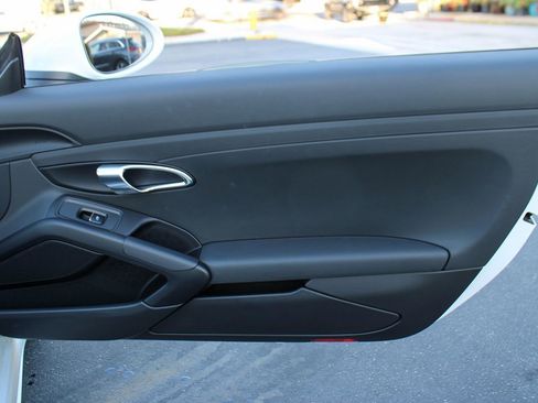 Used 2018 Porsche 718 Boxster RWD image 44