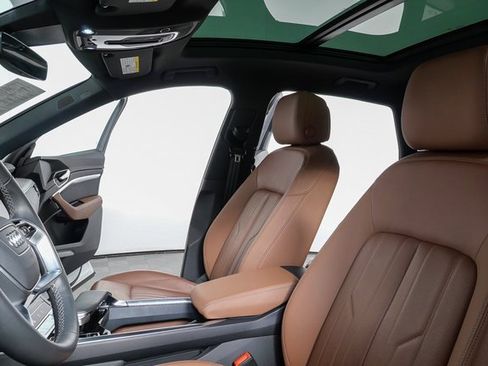 Used 2024 Audi Q8 e-tron Premium Plus image 5