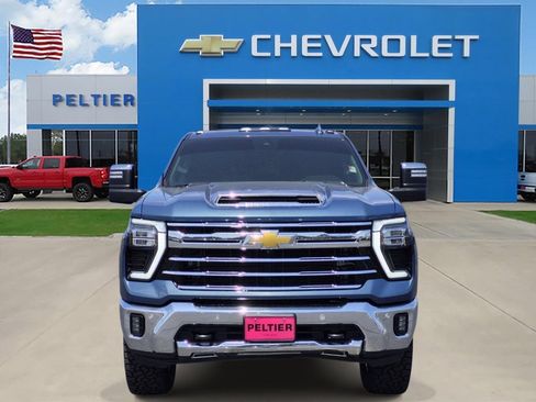 Used 2024 Chevrolet Silverado 2500 LTZ w/ LTZ Plus Package AWD/4WD image 2