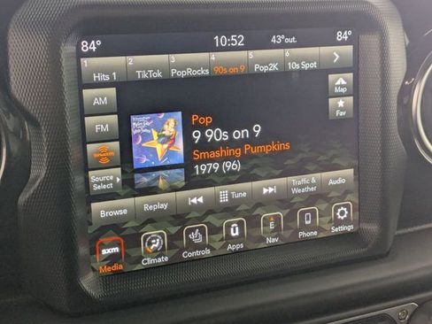 Used 2022 Jeep Wrangler Unlimited Rubicon w/ Trailer Tow Package image 18