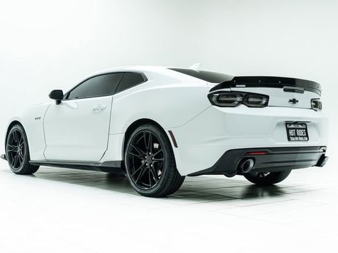 Used 2020 Chevrolet Camaro LT w/ Technology Package RWD image 19
