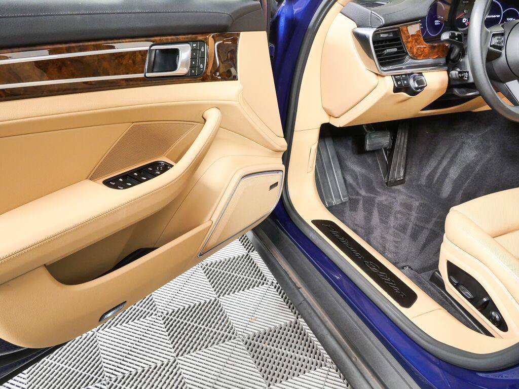Certified 2023 Porsche Panamera Platinum Edition RWD image 8