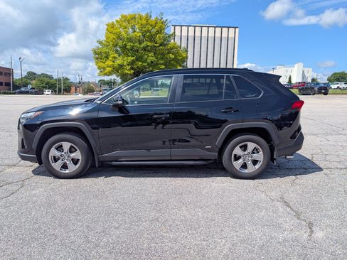 Used 2023 Toyota RAV4 XLE w/ Convenience Package AWD/4WD image 6