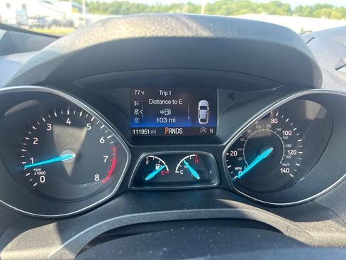 Used 2018 Ford Escape SE w/ SE Sync 3 Package FWD image 13