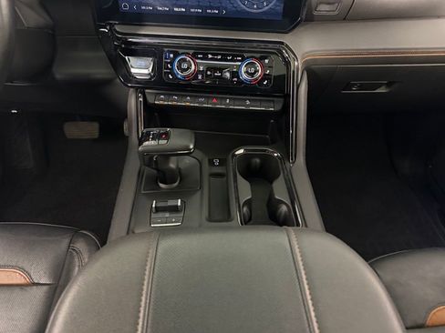 Used 2023 GMC Sierra 1500 AT4 w/ AT4 Preferred Package AWD/4WD image 17
