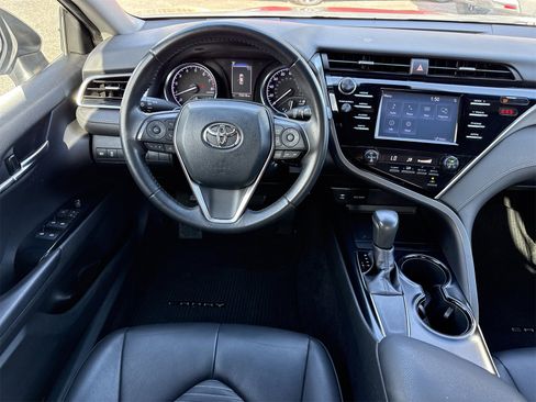Used 2018 Toyota Camry SE image 11