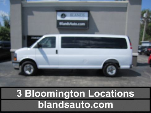 Used 2025 GMC Savana 3500 LT w/ LT Preferred Equipment Group RWD image 1