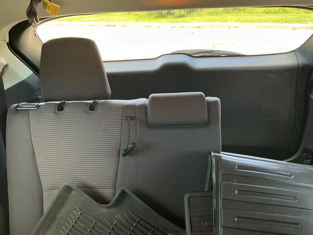 Used 2022 Toyota Highlander LE AWD/4WD image 32