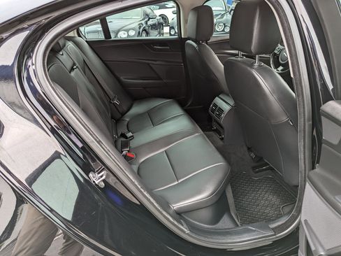 Used 2017 Jaguar XE Premium image 23