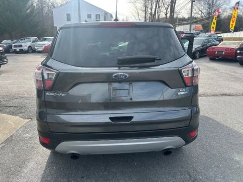 Used 2017 Ford Escape SE image 4