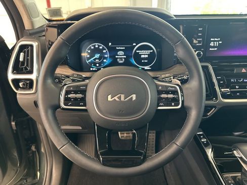 Certified 2023 Kia Sorento SX Prestige AWD/4WD image 8