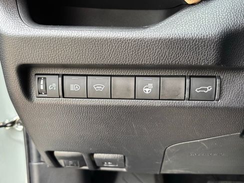 Used 2023 Toyota RAV4 XLE Premium FWD image 29