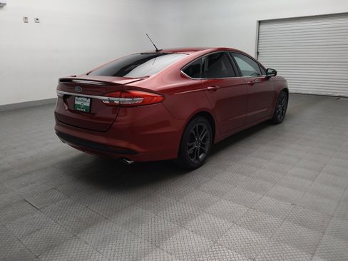 Used 2018 Ford Fusion SE w/ Equipment Group 201A FWD image 9