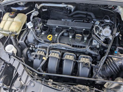 Used 2017 Ford Focus SE FWD image 33