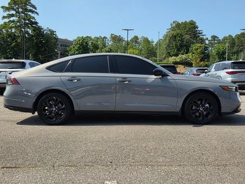 Used 2025 Honda Accord SE image 6