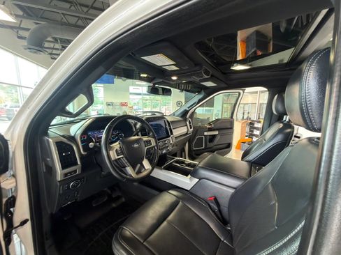 Used 2022 Ford F250 Lariat w/ Lariat Ultimate Package AWD/4WD image 11