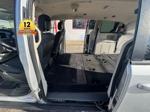 Used 2010 Dodge Grand Caravan SE w/ Climate Group image 25