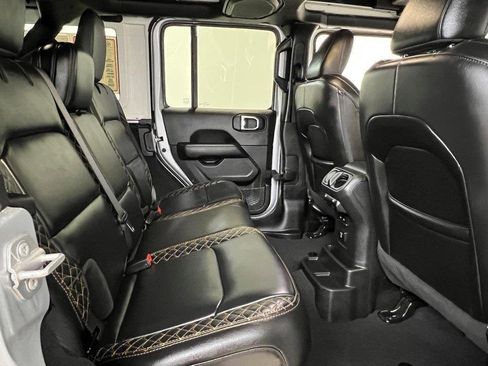 Used 2022 Jeep Wrangler Unlimited Sahara image 16