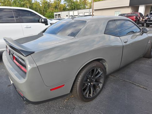Used 2019 Dodge Challenger R/T Scat Pack w/ Driver Convenience Group RWD image 4