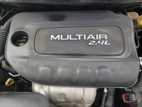Used 2015 Jeep Cherokee Latitude w/ Cold Weather Group AWD/4WD image 30
